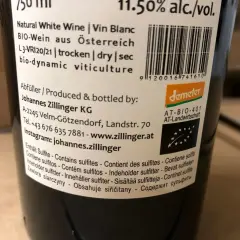 Bio-Wein aus Österreich, enthält Sulfite. Dieser natürliche Weißwein von Johannes Zillinger ist ein Produkt biodynamischer Weinkultur.