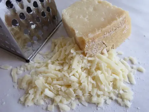 Pecorino vs Parmesan - welcher Käse passt wann?