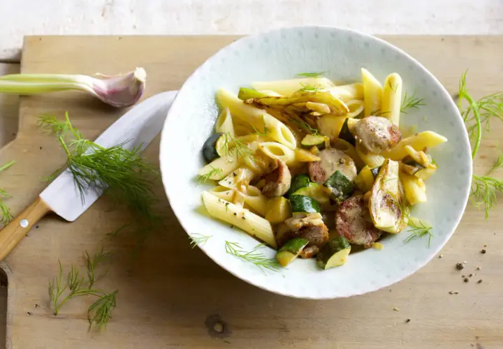 Penne mit Salsiccia, Zucchini und Fenchel. Ein Gericht, das Lust macht, Salsiccia selber machen.