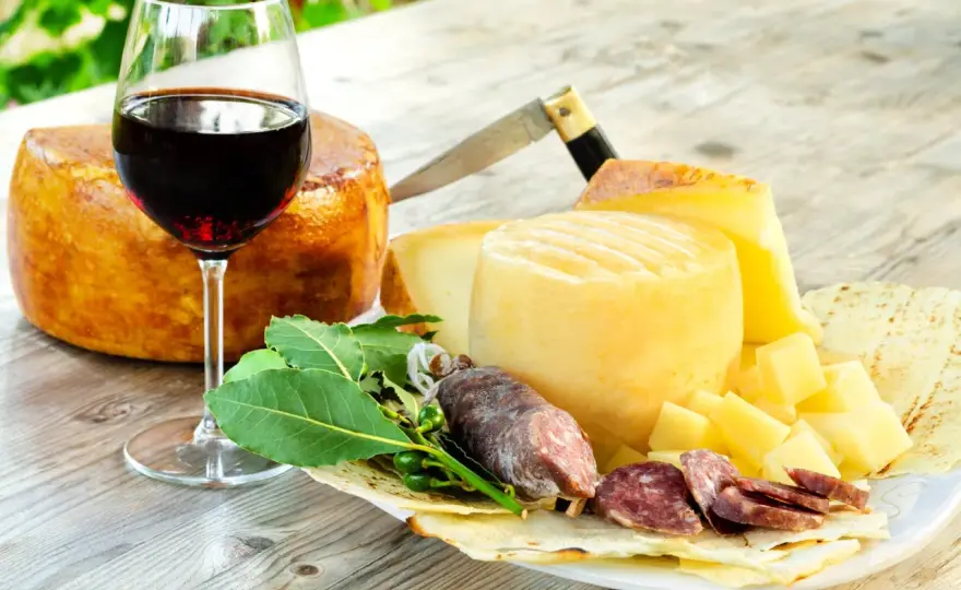 Nebbiolo richtig genießen - Geschmack, Servieren und Speisen