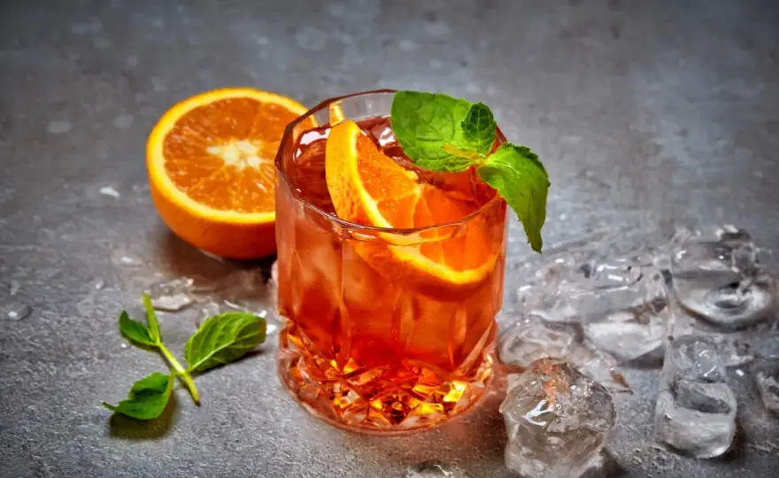 Cynar Spritz richtig mixen - Rezept, Geschmack und Tipps