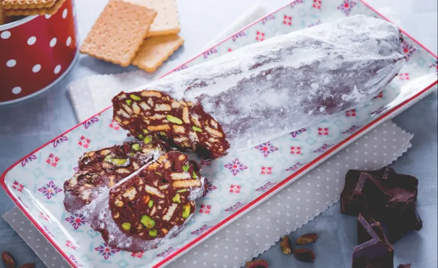 Schokoladensalami ohne Backen - so wird sie schnittfest