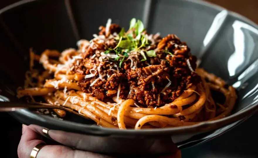 Pasta mit Ragù richtig kochen - so gelingt die klassische Sauce