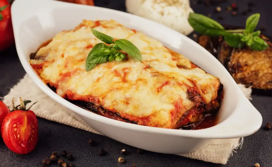 Auberginen-Lasagne aus dem Ofen, die nicht wässrig wird