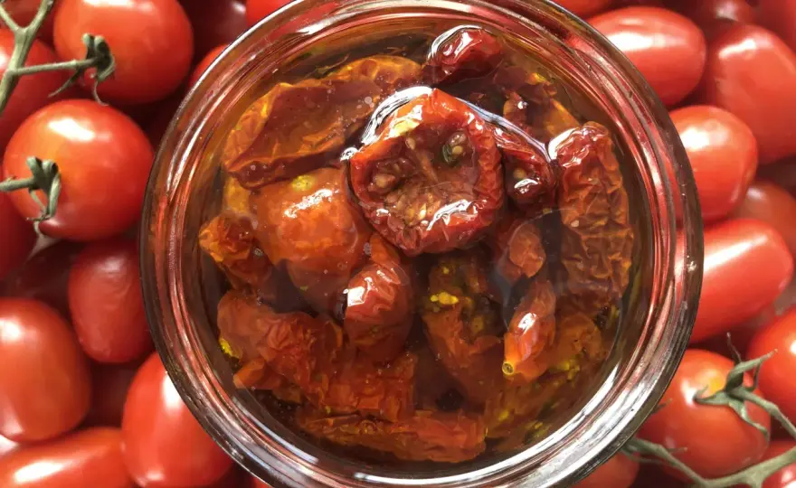 Halbgetrocknete Tomaten haltbar? So lagern Sie sie richtig