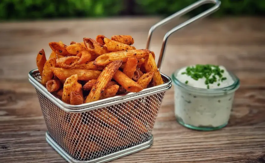Pasta-Chips selbst machen - knusprig im Ofen oder Airfryer