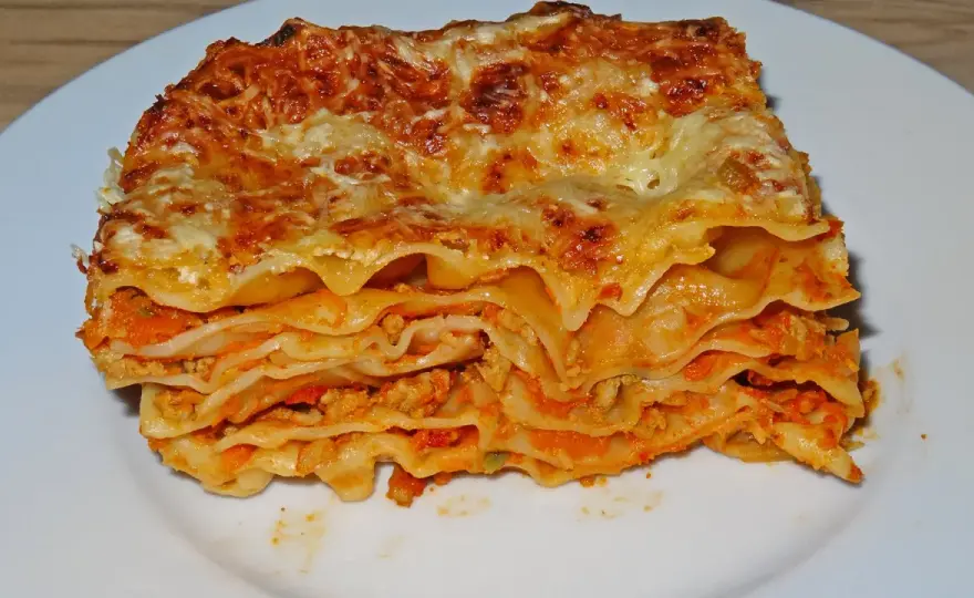 Lasagne mit Hackfleisch - so wird sie saftig und schnittfest