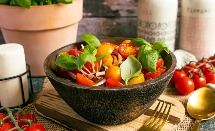 Italienischer Tomatensalat - einfach, frisch und aromatisch