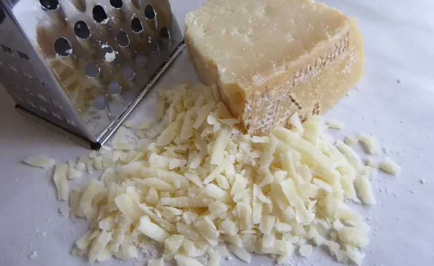 Pecorino vs Parmesan - welcher Käse passt wann?