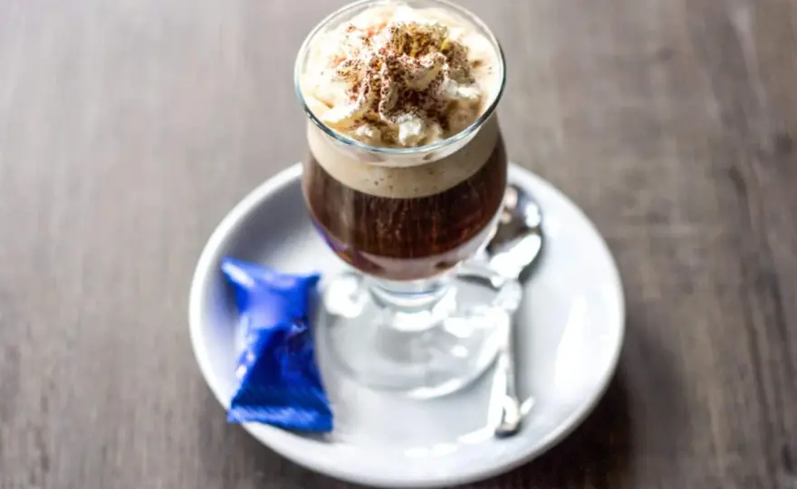 Kaffee mit Rum zubereiten - das beste Pharisäer-Rezept