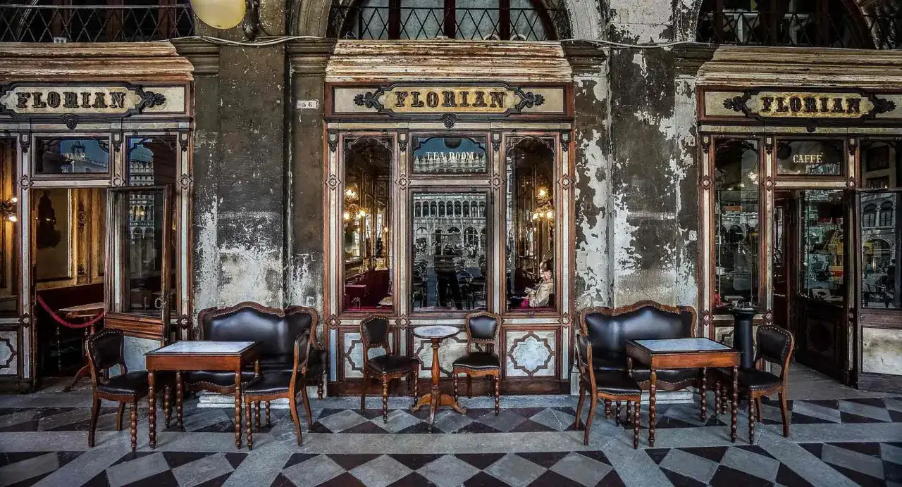 Café Florian in Venedig, ein Ort für exquisite italienische Kaffeesorten und venezianisches Flair.